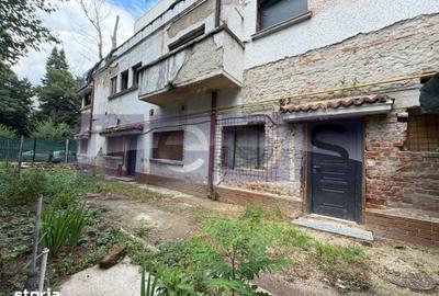 Casă cu 8 camere cu Teren 232 Mp în Floreasca