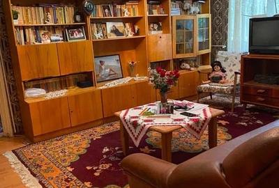 Apartament cu 3 camere decomandat în Drumul Taberei