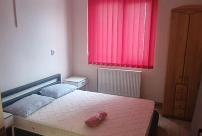 Apartament cu 3 camere semidecomandat în Central - 2
