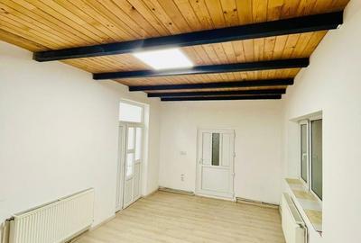Spațiu comercial, de 130 mp, în Central - 5