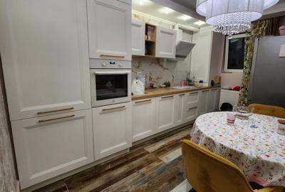 Apartament cu 3 camere semidecomandat, mobilat în Florești - 7