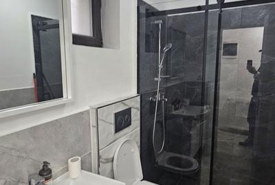 Casă cu 4 camere cu Piscina în Central - 1