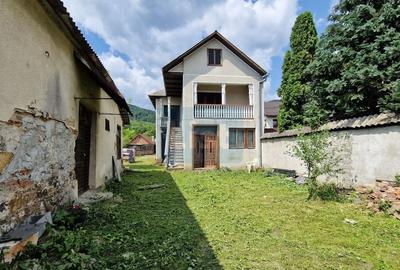 Casă cu 6 camere cu Garaj în Central - 15