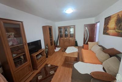 Apartament cu 2 camere decomandat în Răcădău