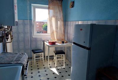 Apartament cu 2 camere decomandat în Tractorul - 1