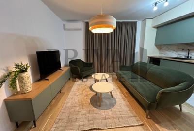 Apartament cu 3 camere decomandat, mobilat în Central