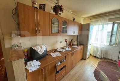 Apartament cu 3 camere decomandat, mobilat în Simeria