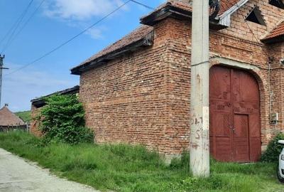 Casă cu 4 camere cu Teren 720 Mp în Poiana Sibiului