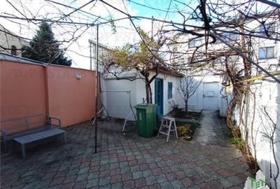 Casă individuală cu 7 camere cu Canalizare în Domenii - 3