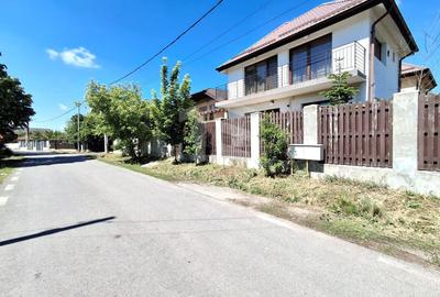 Duplex cu 4 camere cu Canalizare în Brănești - 1