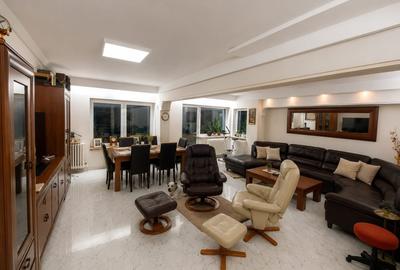 Apartament cu 4 camere semidecomandat în Unirii - 2