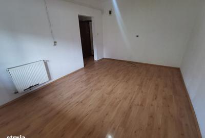 Apartament cu 2 camere decomandat în Lipovei