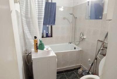 Apartament cu 3 camere decomandat în Cornișa