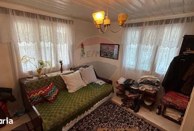 Casă cu 5 camere cu Teren 1300 Mp în Vulturu - 6