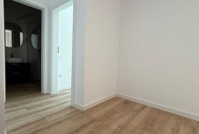 Apartament cu 3 camere semidecomandat, mobilat în Florești - 11