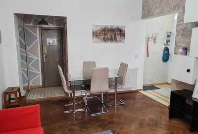 Apartament cu 2 camere semidecomandat în Universitate