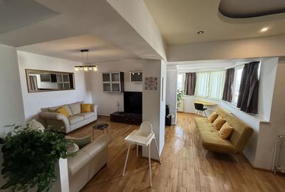Apartament cu 3 camere decomandat, mobilat în Faleza Nord