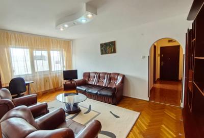 Apartament cu 3 camere semidecomandat în Complex Studențesc