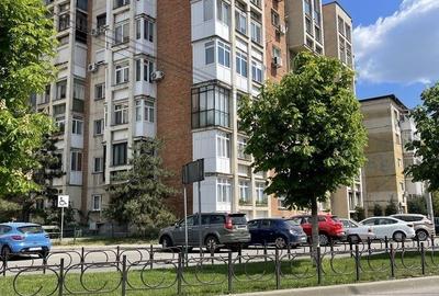 Apartament cu 3 camere în Craiovița Nouă
