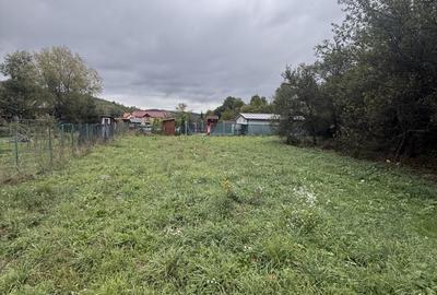 Teren Construcții intravilan de 930 mp, în Stolna