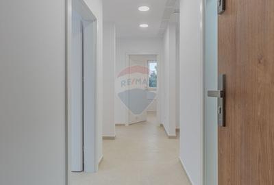 Apartament cu 9 camere decomandat în Astra - 39