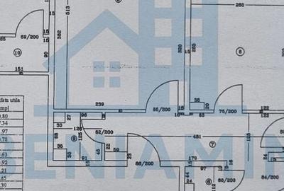Apartament cu 4 camere semidecomandat în Calea București