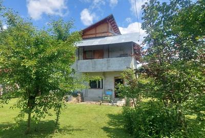 Casă cu 8 camere cu Teren 884 Mp în Central - 8