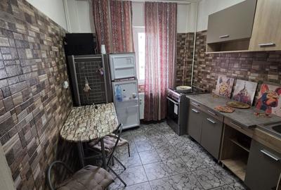 Apartament cu 3 camere decomandat în Olteniței - 2