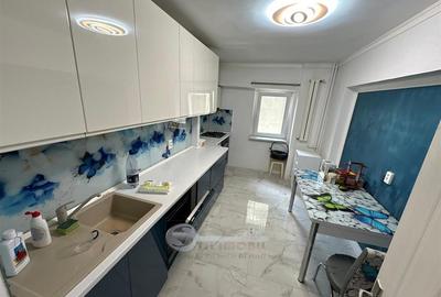Apartament cu 3 camere decomandat în Dacia