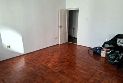 Casă individuală cu 10 camere cu Canalizare în Doamna Ghica - 15