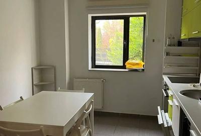 Apartament cu 3 camere decomandat în Băneasa