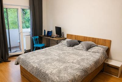 Apartament cu 2 camere semidecomandat, mobilat în Aradului