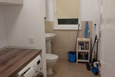Apartament cu 3 camere decomandat în Calea Victoriei
