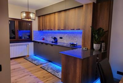 Casă cu 5 camere cu Garaj în Predeal - 3