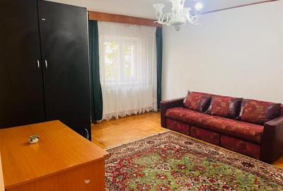 Apartament cu 2 camere decomandat, mobilat în Central