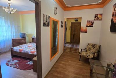 Apartament cu 3 camere decomandat în Alexandru cel Bun