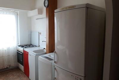 Garsonieră decomandată în Decebal - 2