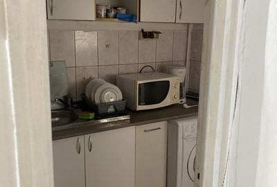 Garsonieră decomandată în Zimbru
