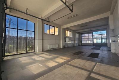 Spațiu comercial, de 1,000 mp, în Autogară - 18