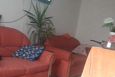Casă cu 5 camere în Stănești