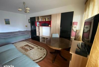 Apartament cu 2 camere decomandat în Micro 6 - 2