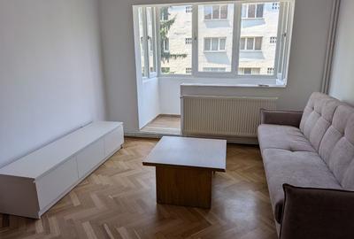 Apartament cu 3 camere semidecomandat în Take Ionescu