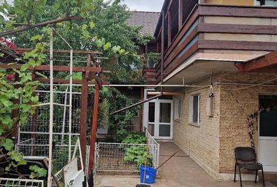 Casă cu 10 camere cu Teren 300 Mp în Central - 8