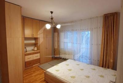 Apartament cu 4 camere decomandat, mobilat în Plopilor