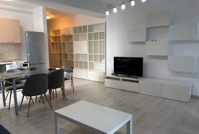 Apartament cu 3 camere semidecomandat în Barbu Văcărescu
