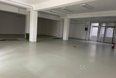 Spațiu comercial, de 200 mp, în Freidorf