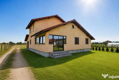 Casă cu 4 camere cu Teren 3960 Mp în Central - 10