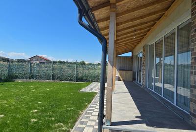 Casă individuală cu 3 camere cu Canalizare în Lazu - 2