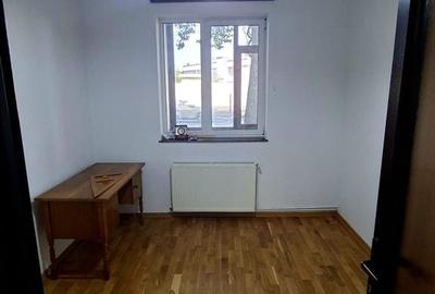 Apartament cu 3 camere decomandat în Central - 3