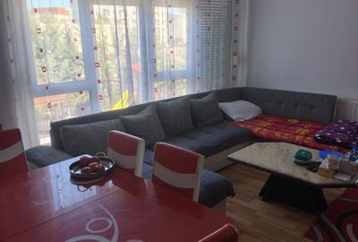 Apartament cu 3 camere decomandat în Micălaca